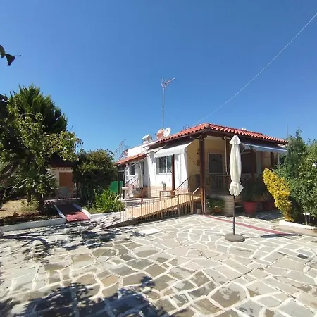 Nyaraló Chrissa's Place - A Unique House With Garden And Bbq *
